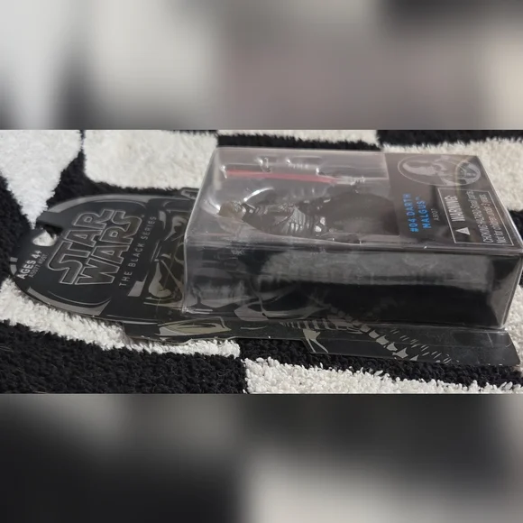 Star Wars # 04 Darth Malgus The Black Series figure in box - Picture 6 of 6